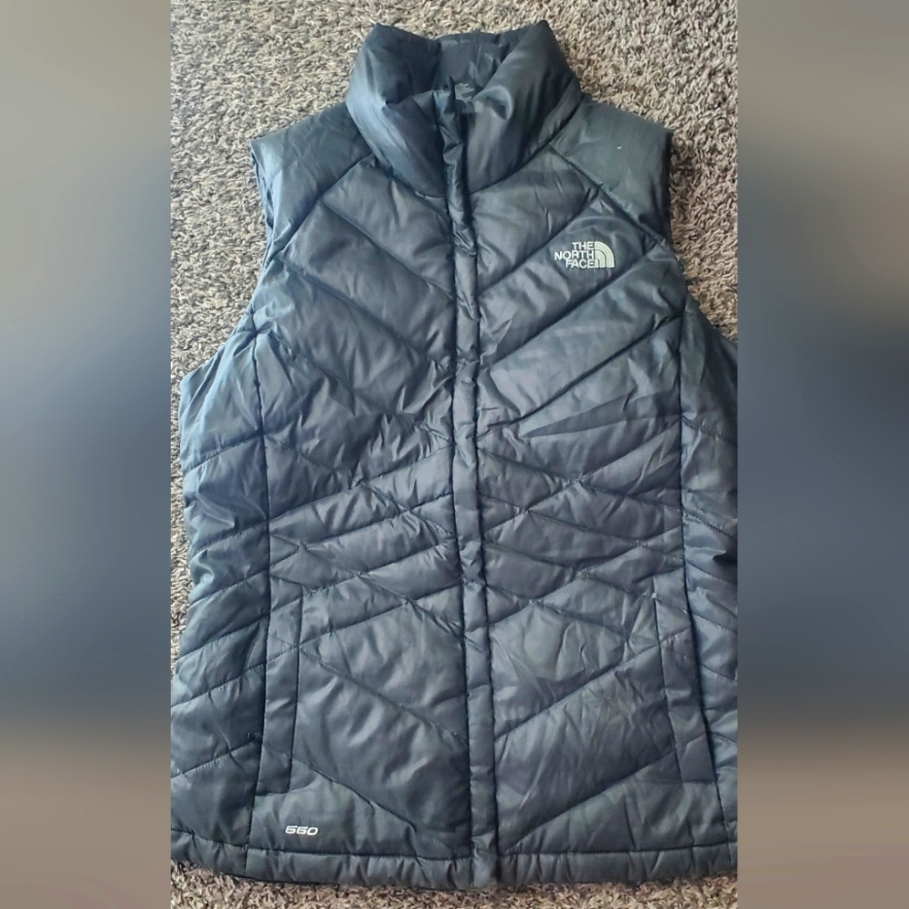 The north face puffer vest size med